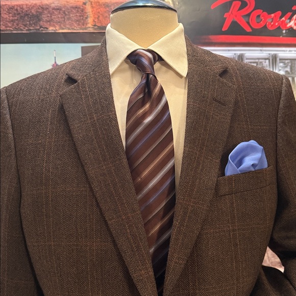 Saddlebred Brown Herringbone Jacket with Maroon Piping